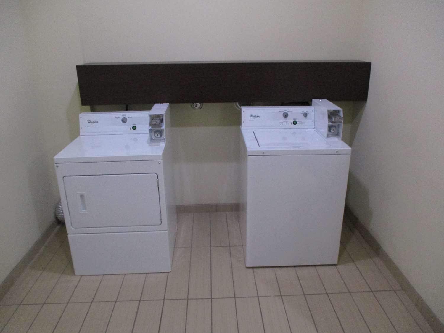 Best Western St. Louis Airport North Hotel & Suites Hazelwood Eksteriør billede