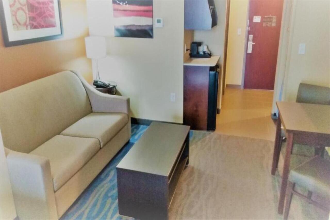 Best Western St. Louis Airport North Hotel & Suites Hazelwood Eksteriør billede